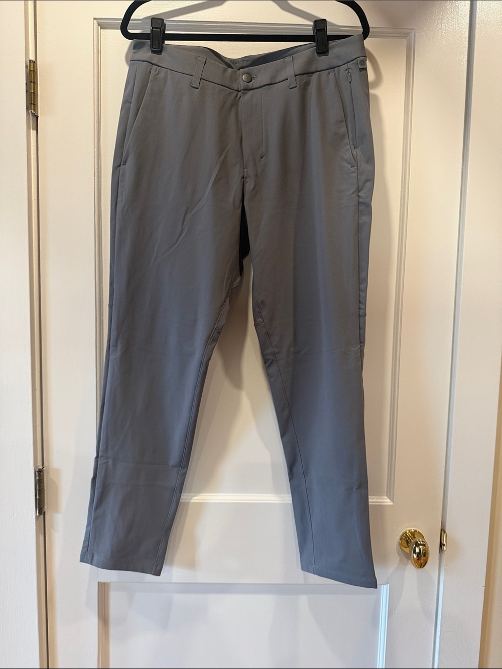 Men's Lululemon Gray Performance Pants - Versatile Everyday Wear